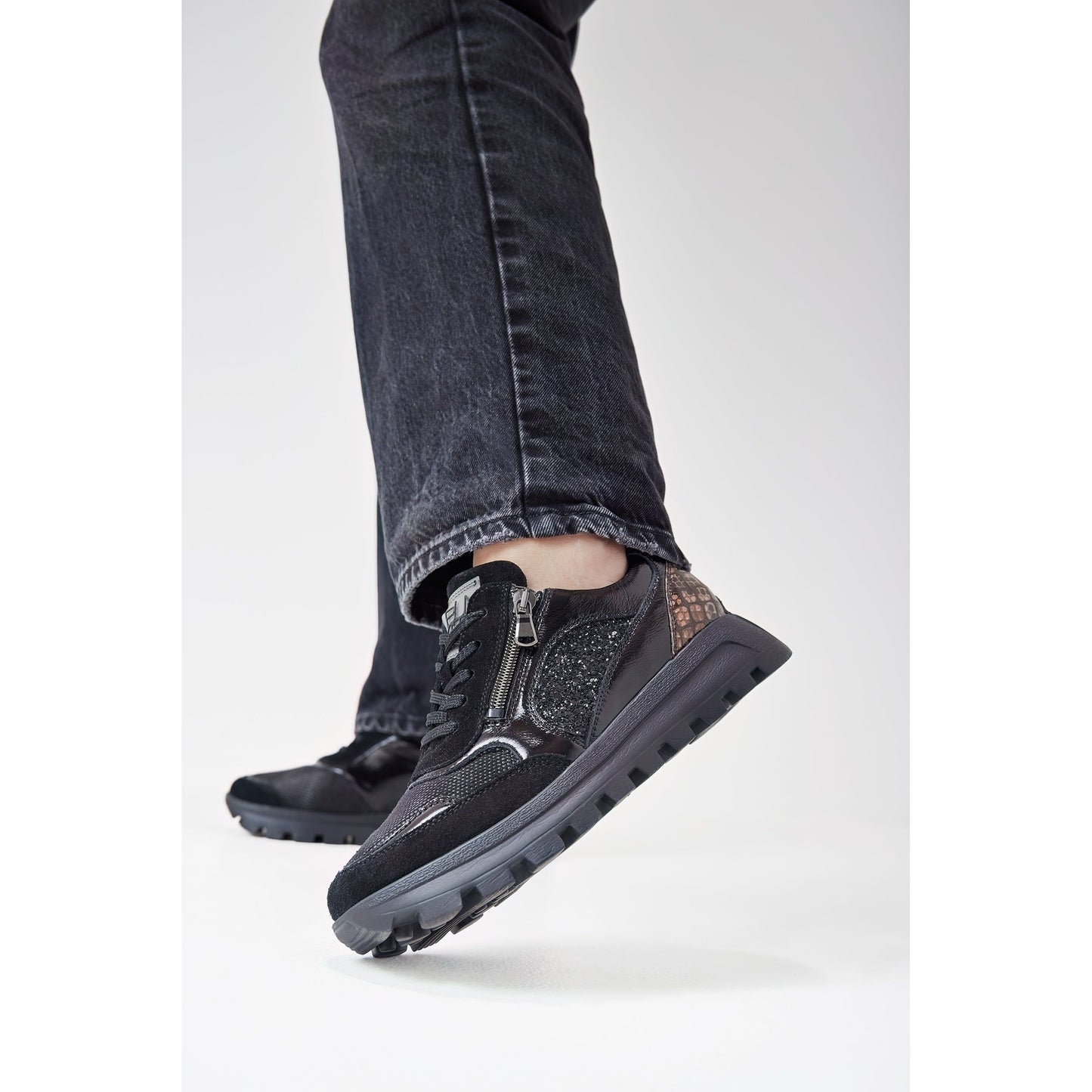 Ajala - Order Taipei Lightstretch schwarz moro / H
